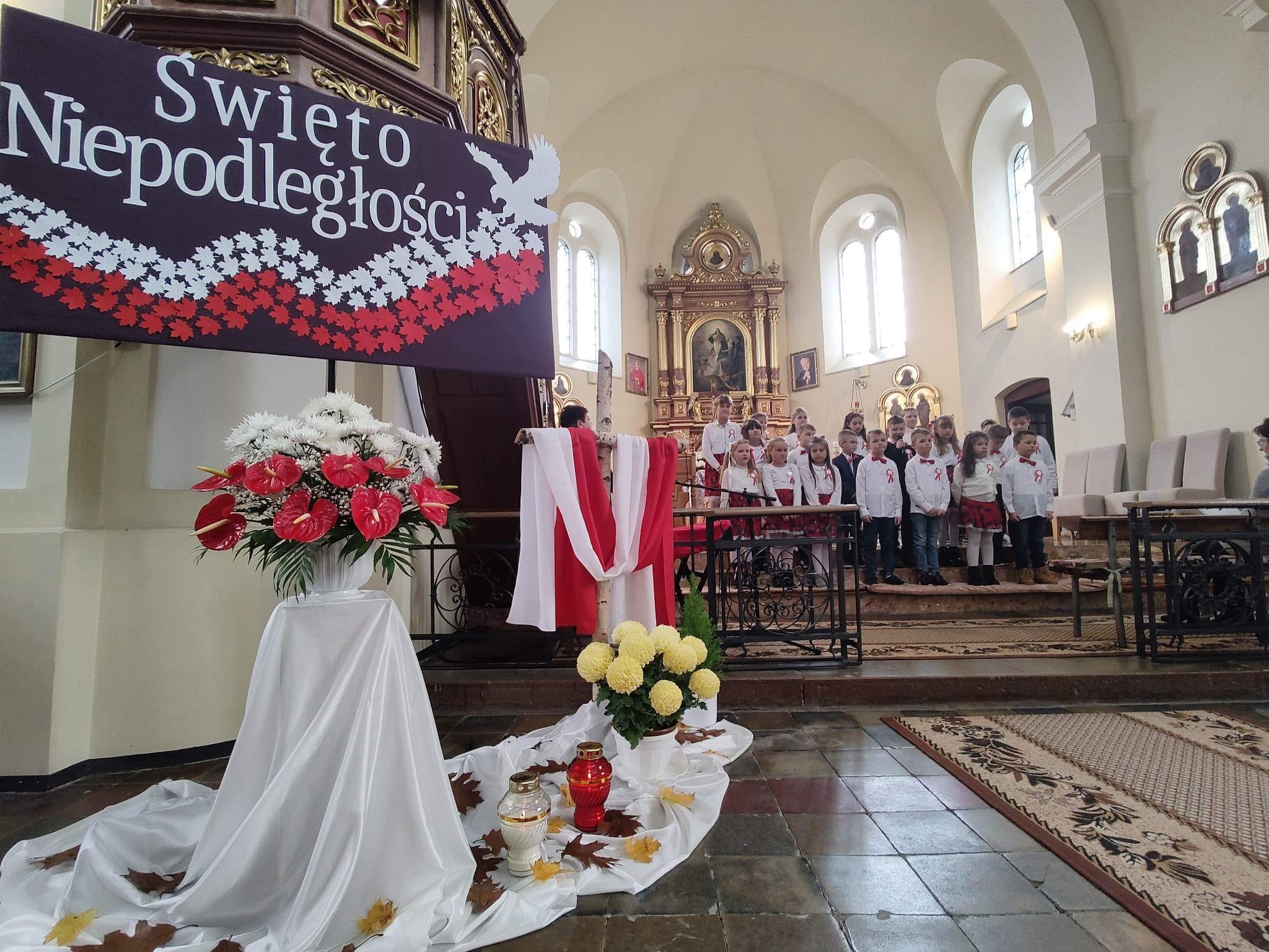 Akademia z okazji Święta Niepodległości w wykonaniu naszych uczniów