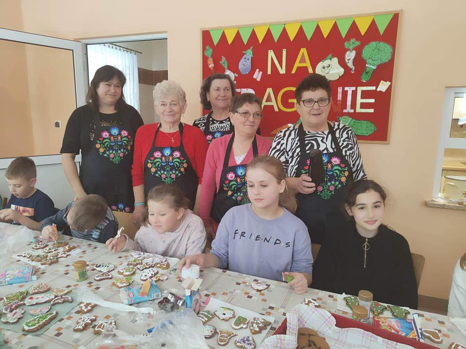 Warsztaty pieczenia pierniczków z paniami z KGW
