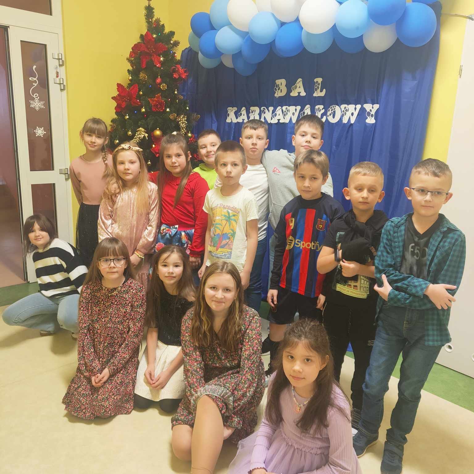 Bal karnawałowy w szkole i w przedszkolu